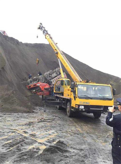 张北上犹道路救援